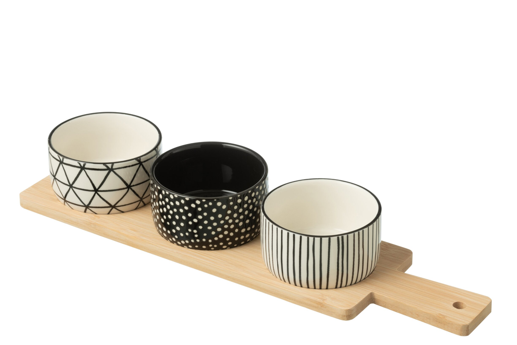 Plat apéro noir et blanc avec planche
